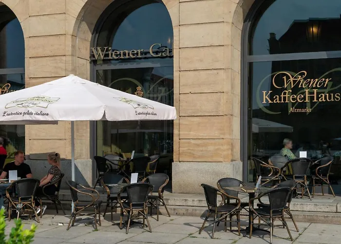 Star G Premium Altmarkt فندق