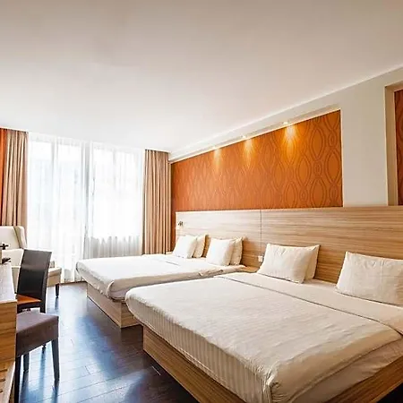 Star G Premium Altmarkt 4*